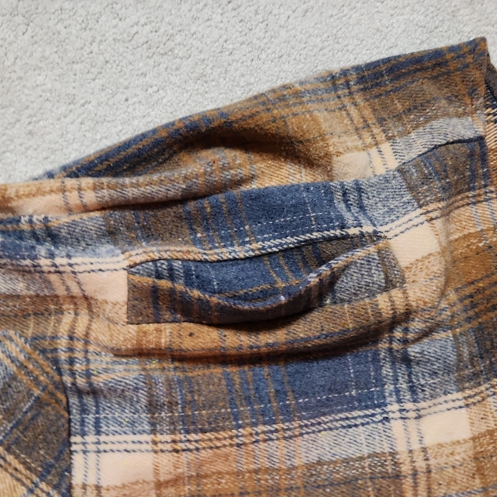 Shacket Plaid Soft Flannel Shirt Jacket - M/L - Picture 5 of 9